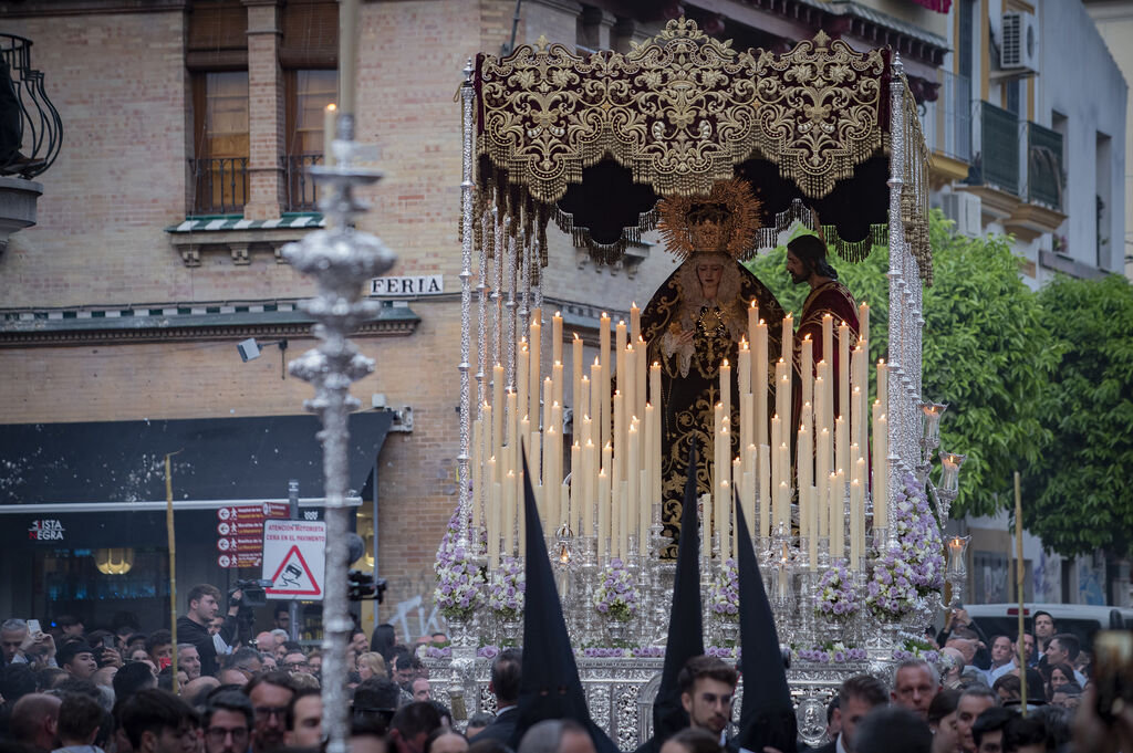 Paso de palio de María Santísima de Gracia y Amparo (Foto: Juan Carlos Vázquez Osuna)